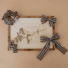 Victorian Rose Striped Oversized Clip