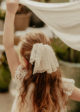 Ivory Lace Clip