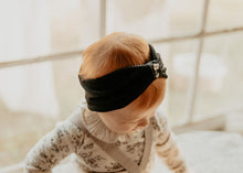 Black Ribbed Turban with Embroidery