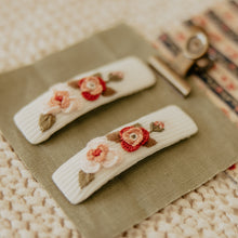 Ribbed White Rose Embroidered Clips