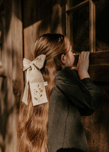 Oversized Embroidered Bow Clip