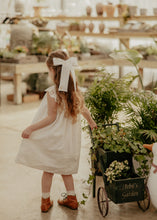 Little Daisy Oversized Clip