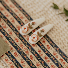 Mini Ribbed White Rose Embroidered Clips