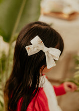 Little Daisy Medium Clip