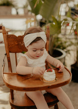 White Ribbed Logo Turban