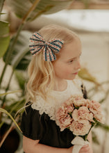 Victorian Rose Striped Medium Clip