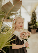 Ribbed White Rose Embroidered Clips