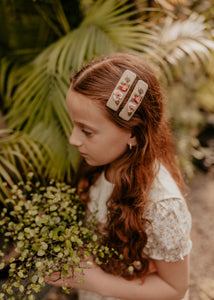 Ribbed Rose Embroidered Clips