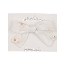 Little Daisy Medium Clip