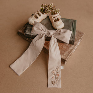 Oversized Embroidered Bow Clip