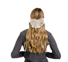 Ivory Oversized Vintage Lace Clip